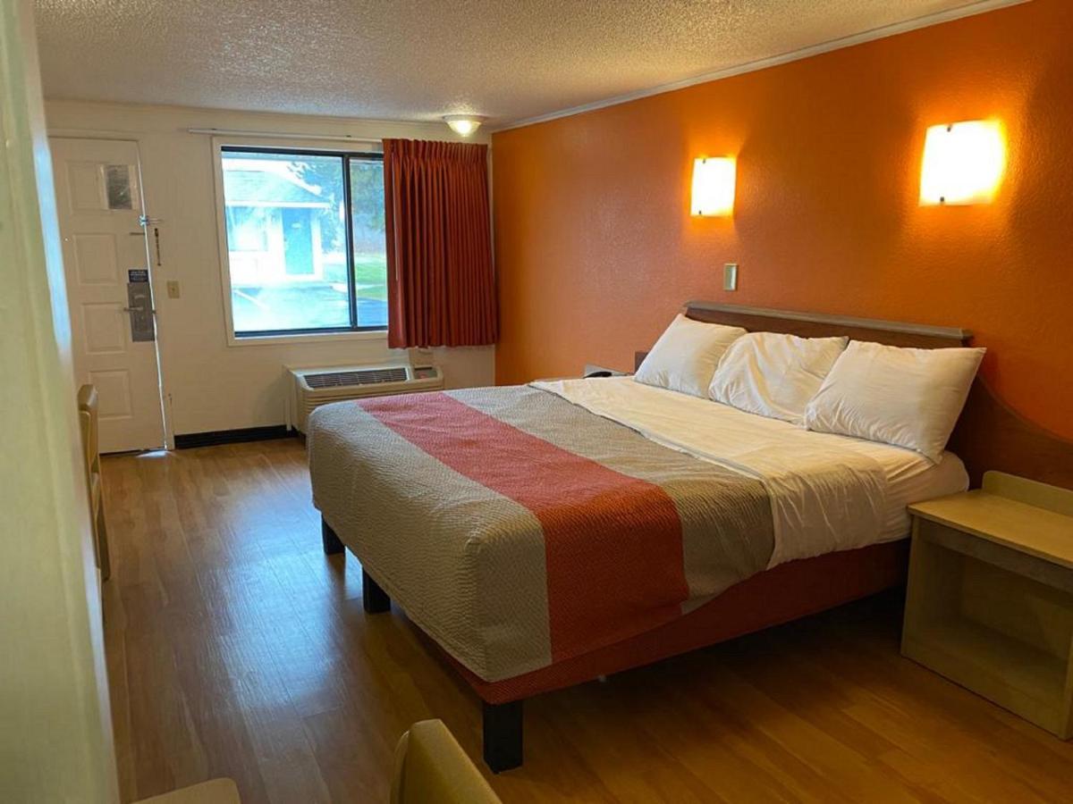 Fairbridge Inn Express Лондон Экстерьер фото