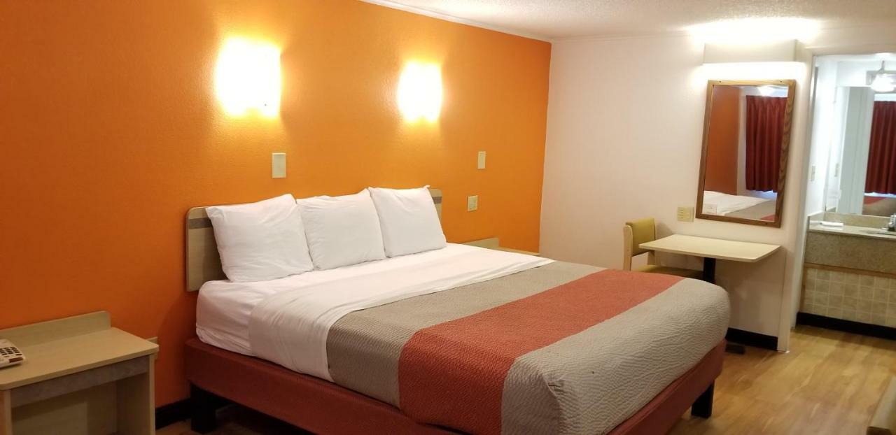 Fairbridge Inn Express Лондон Экстерьер фото