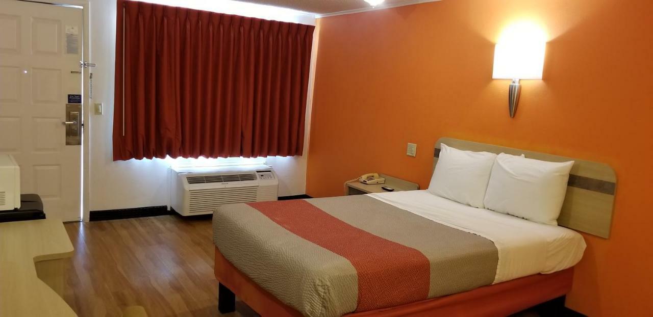 Fairbridge Inn Express Лондон Экстерьер фото