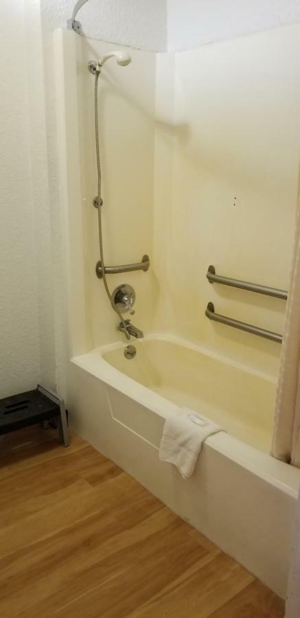 Fairbridge Inn Express Лондон Экстерьер фото