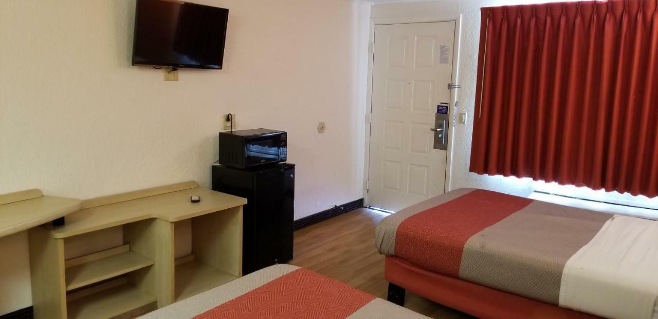 Fairbridge Inn Express Лондон Экстерьер фото