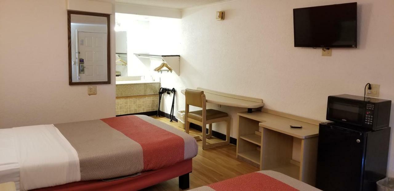 Fairbridge Inn Express Лондон Экстерьер фото