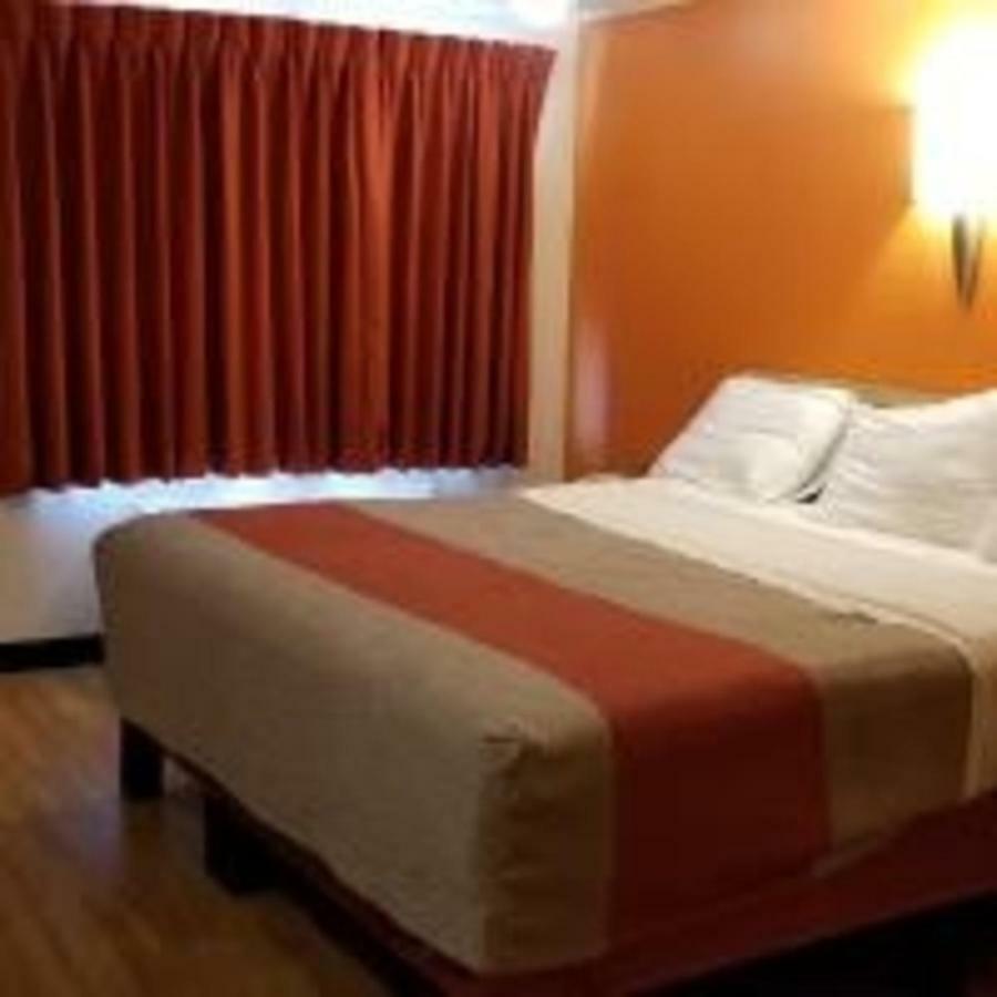 Fairbridge Inn Express Лондон Экстерьер фото
